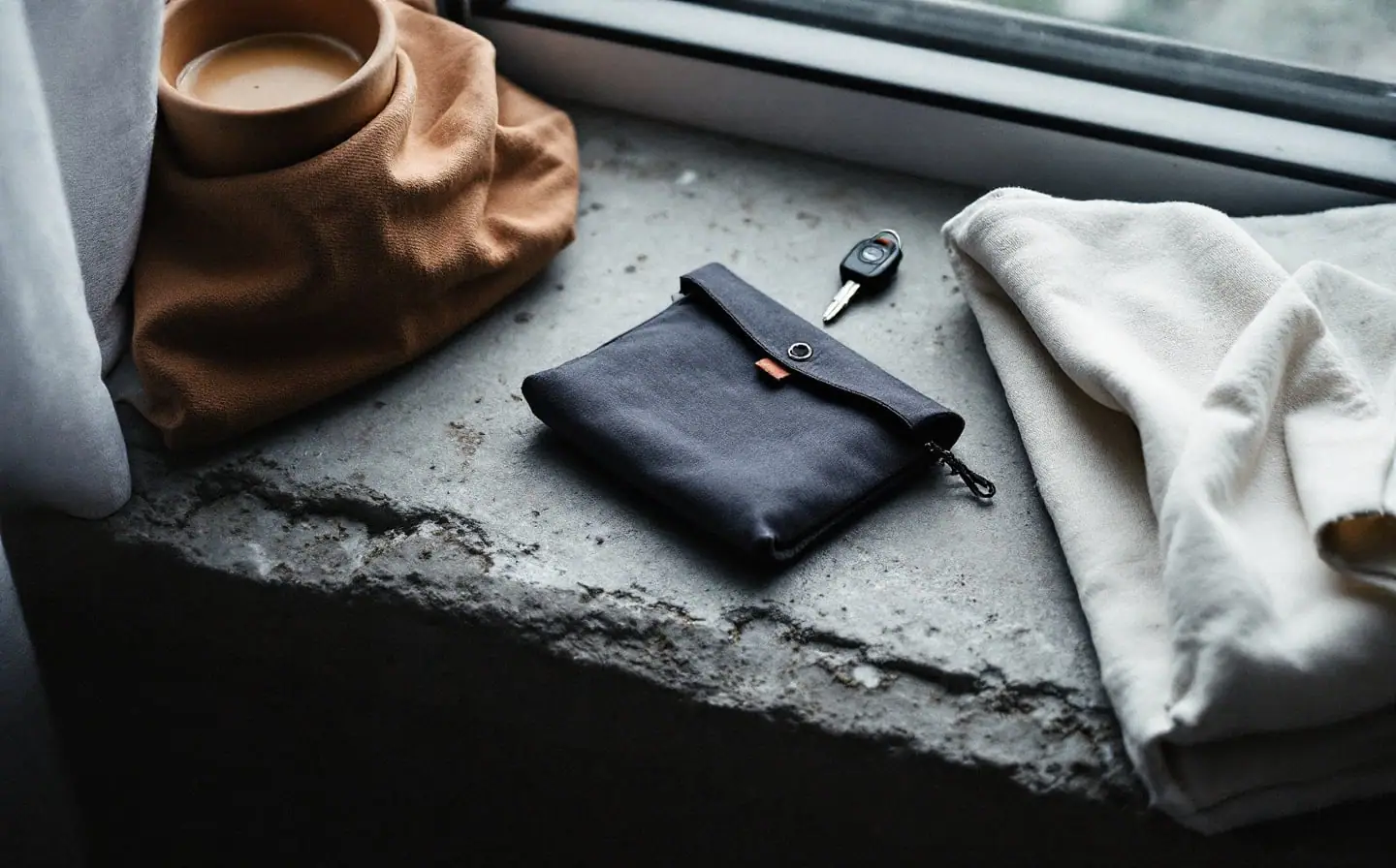 Faraday bag for your phone: when it helps, and which kind to buy